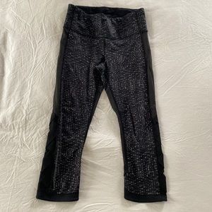 🔥🔥🔥 Lululemon Athletics Black Patterned Leggings
